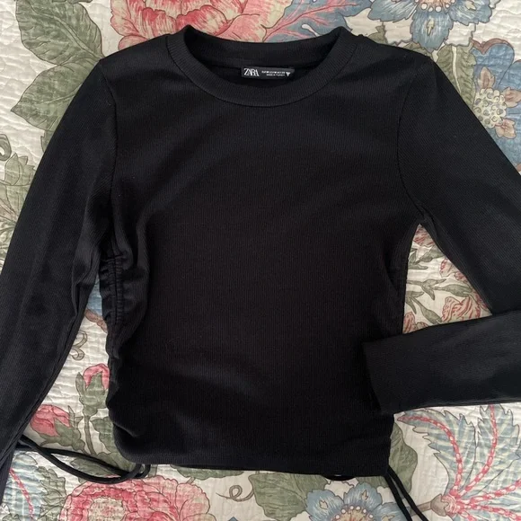 (3 for $24❣️) Ribbed Side Ruched Top - Picture 1 of 6